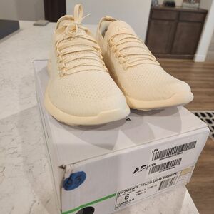 APL Womens Trainers
